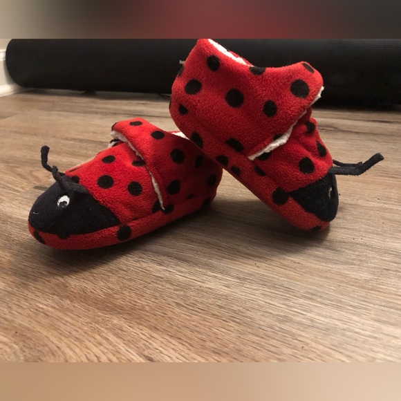 Ladybug slippers 5/6 - Picture 6 of 7